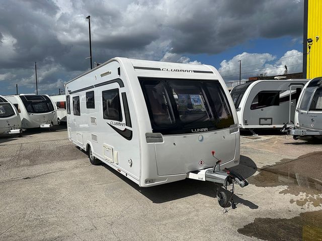 Lunar Clubman SB Touring Caravan (2015) - Picture 2