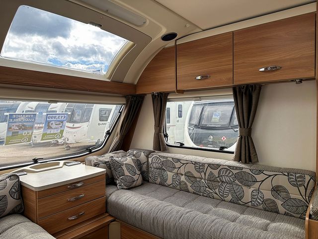 Swift S Line Touring Caravan (2014) - Picture 4