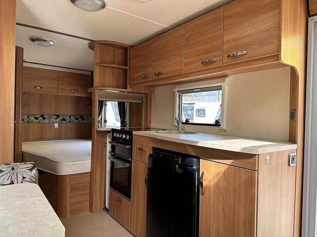 Swift Sprite Quattro FB Touring Caravan (2013) - Picture 11