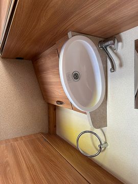 Swift Sprite Quattro FB Touring Caravan (2013) - Picture 12