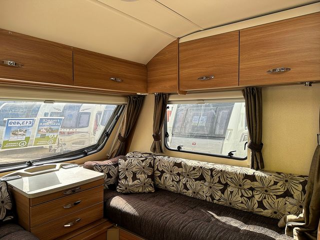 Swift Sprite Quattro FB Touring Caravan (2013) - Picture 4