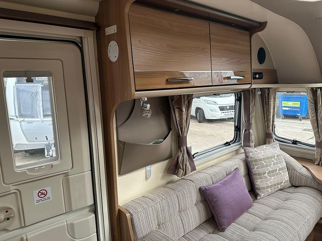 Bailey Unicorn Cadiz Touring Caravan (2016) - Picture 8