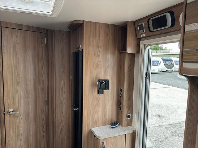 Swift Challenger 635 Touring Caravan (2019) - Picture 7