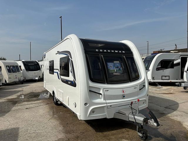 Coachman VIP 520 Touring Caravan (2016) - Picture 2