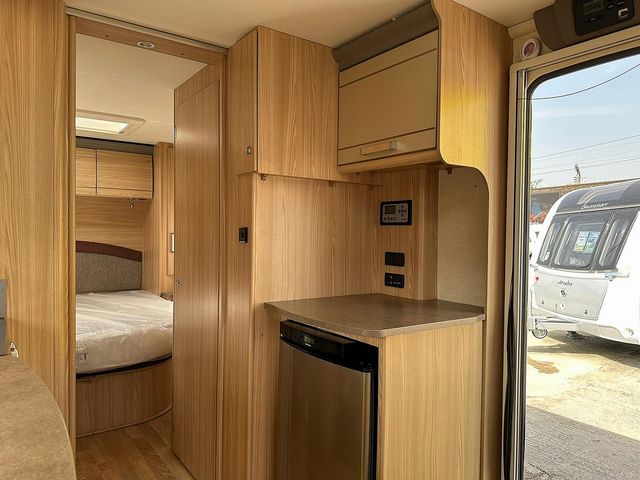 Coachman Pastiche 545/4 Touring Caravan (2012) - Picture 11
