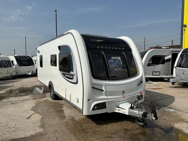 Coachman Pastiche 545/4 Touring Caravan (2012) - Picture 4