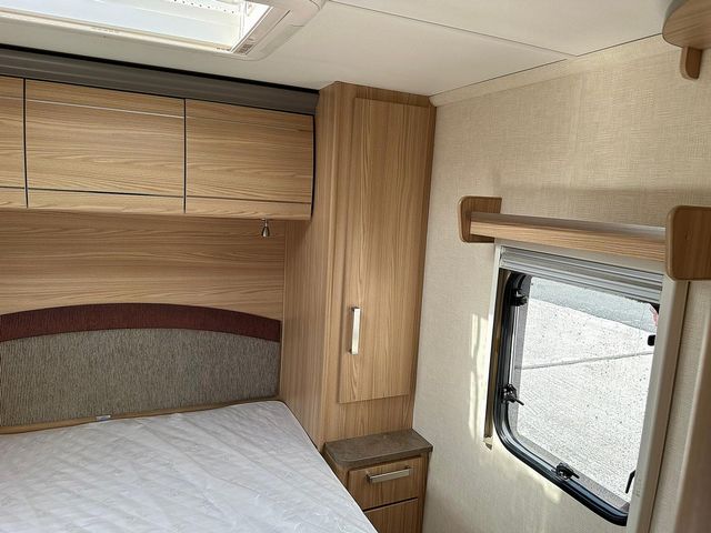 Coachman Pastiche 545/4 Touring Caravan (2012) - Picture 8