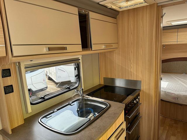 Coachman Pastiche 545/4 Touring Caravan (2012) - Picture 13