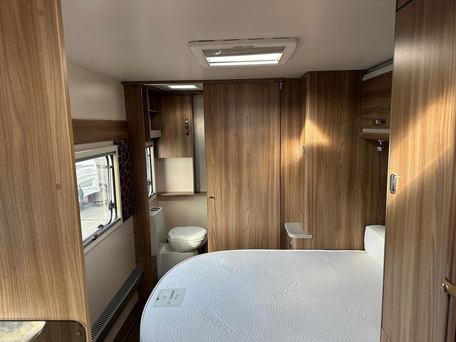Swift Challenger 580 Touring Caravan (2019) - Picture 12