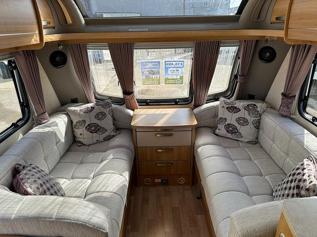 Coachman VIP 545 Touring Caravan (2014) - Picture 7
