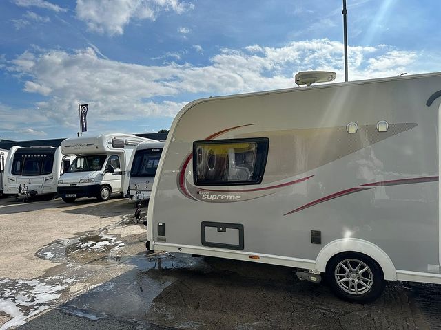 Elddis Supreme 482 Touring Caravan (2016) - Picture 4