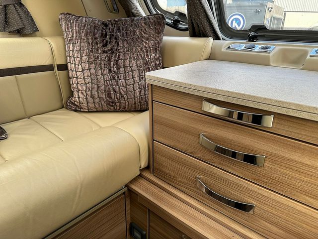 Swift Elegance 645 Touring Caravan (2016) - Picture 16
