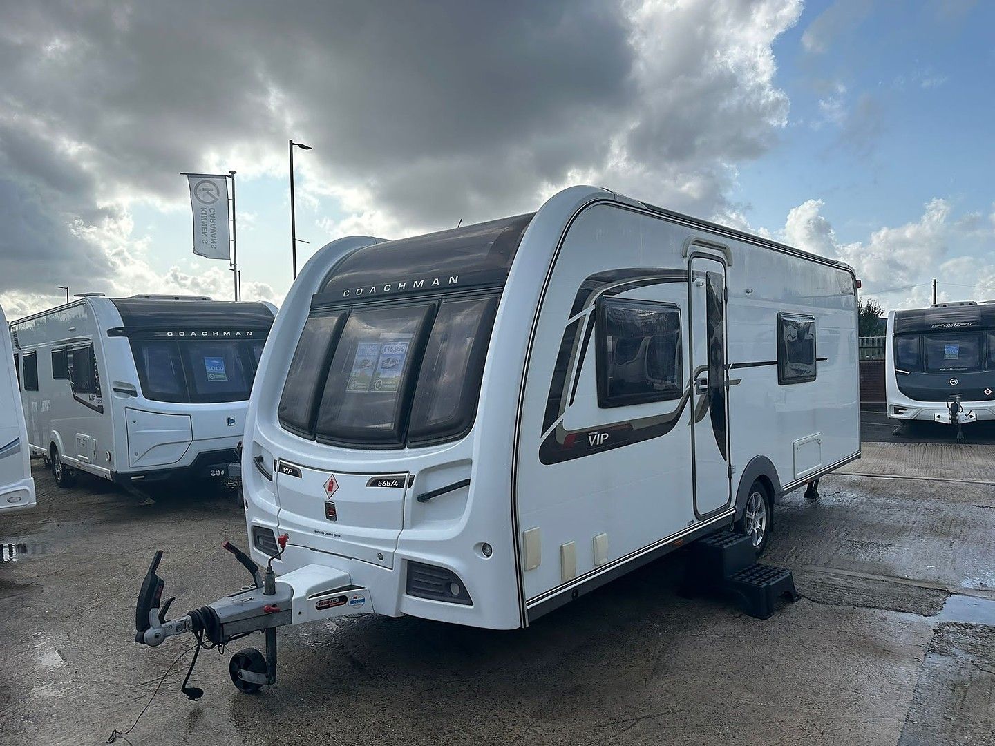 CoachmanVIP 565/4Touring Caravan for sale