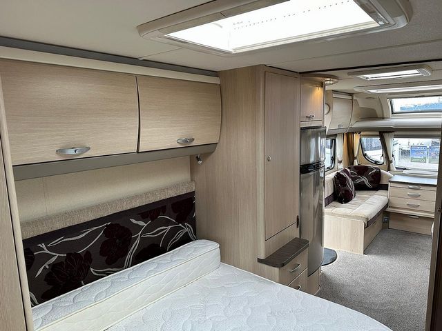 Sterling Elite Explorer Touring Caravan (2011) - Picture 11