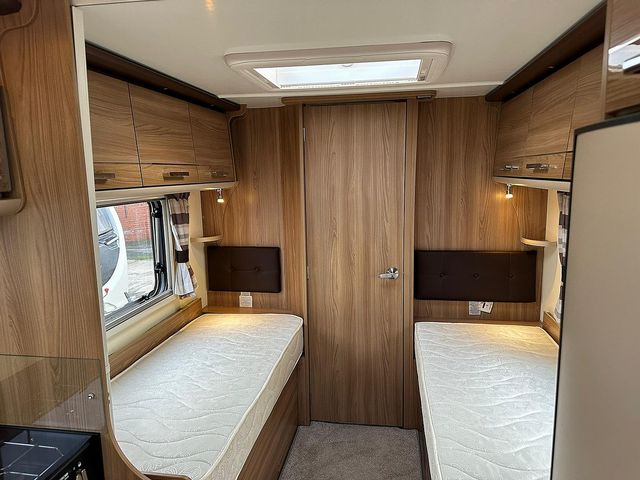 Bailey Cadiz Touring Caravan (2015) - Picture 9