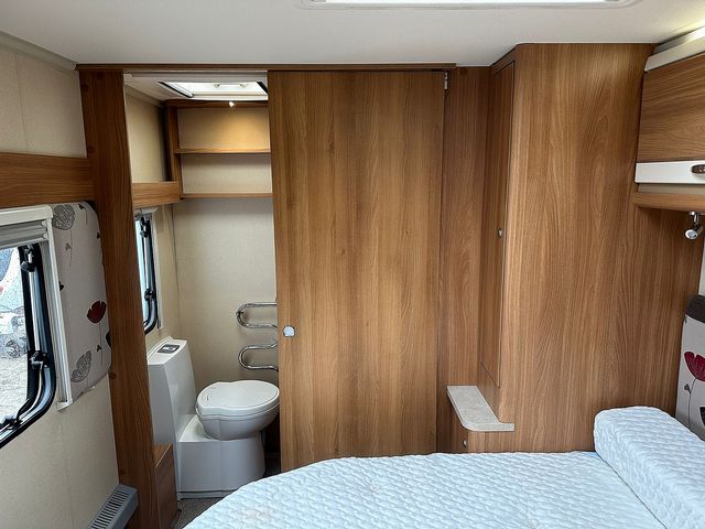 Swift Challenger SE 580 Touring Caravan (2014) - Picture 10