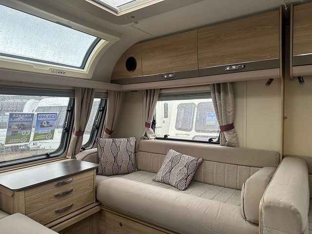 Elddis Supreme 840 Touring Caravan (2018) - Picture 7
