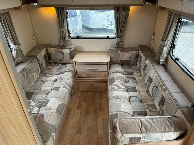 Coachman Amara 655/6 Touring Caravan (2011) - Picture 10