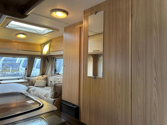 Coachman Amara 655/6 Touring Caravan (2011) - Picture 4