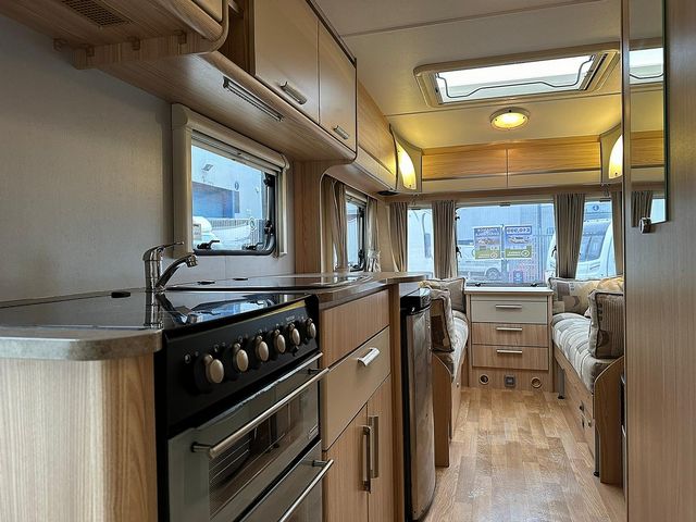 Coachman Amara 655/6 Touring Caravan (2011) - Picture 6