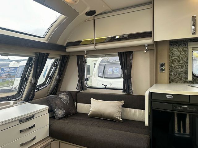 Sterling Eccles 580 Touring Caravan (2016) - Picture 5