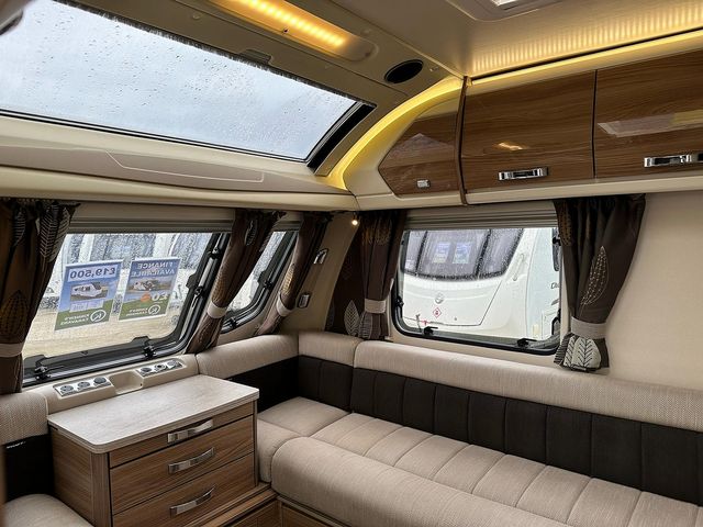 Swift Elegance 630 Touring Caravan (2015) - Picture 5