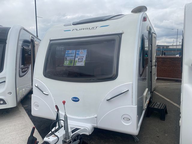 Bailey Persuit 430/4 Touring Caravan (2015) - Picture 2