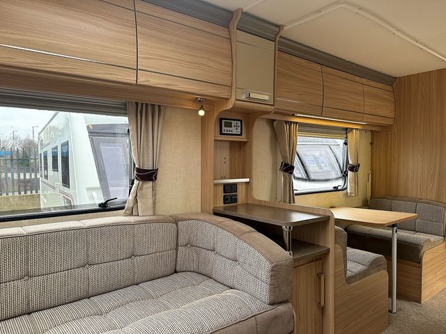 Coachman Pastiche 520/4 Touring Caravan (2012) - Picture 9
