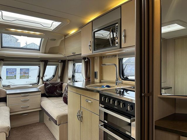 Sterling Explorer Elite Touring Caravan (2011) - Picture 14