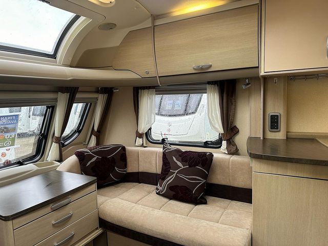 Sterling Explorer Elite Touring Caravan (2011) - Picture 4