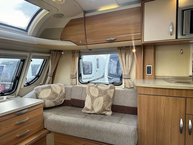 Swift Conqueror 630 Touring Caravan (2012) - Picture 4