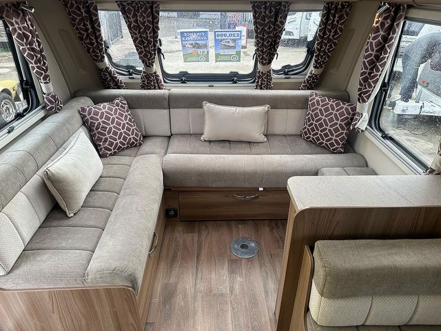 Swift Conqueror 630 Touring Caravan (2017) - Picture 5