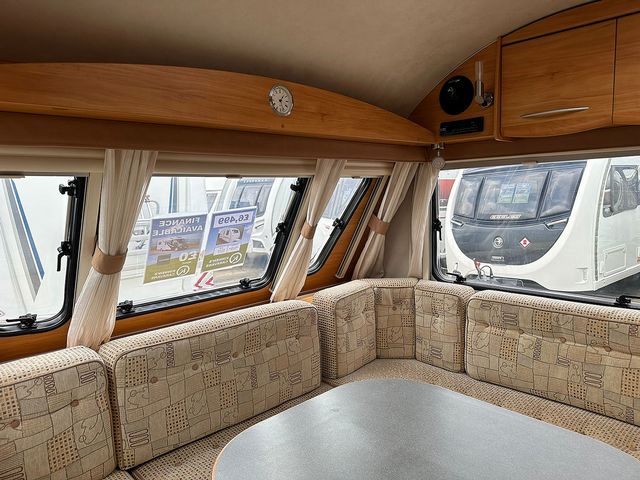 Adria Adora 532 UP Touring Caravan (2006) - Picture 5