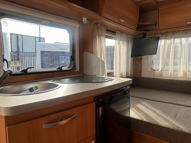 Eriba Nova 450L Touring Caravan (2013) - Picture 10