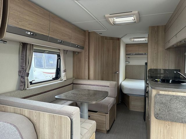 Elddis Osprey 840 Touring Caravan (2018) - Picture 9