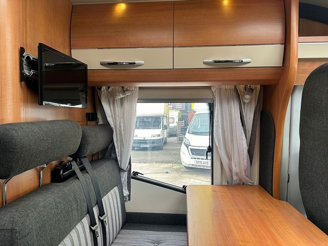 Hobby Exclusive 60ES Touring Caravan (2013) - Picture 9