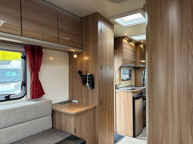 Bailey Approach Advance 665 Motorhome (2015) - Picture 15