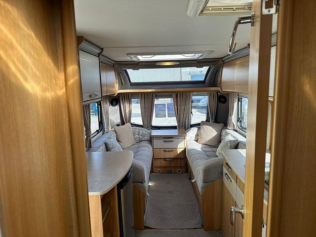 Coachman VIP 460/2 Touring Caravan (2014) - Picture 19