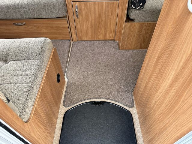 Swift Freestyle 56 Touring Caravan (2013) - Picture 14