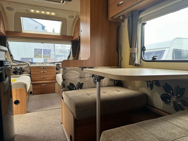 Swift Freestyle 56 Touring Caravan (2013) - Picture 18