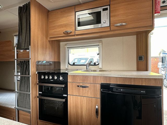 Swift Freestyle 56 Touring Caravan (2013) - Picture 7