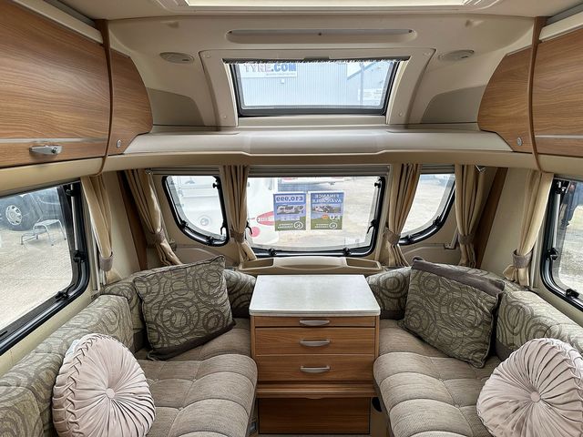 Swift Challenger 560 Touring Caravan (2011) - Picture 9