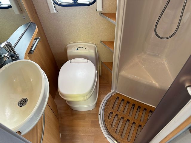 Ace Airstream 630 PR Motorhome (2007) - Picture 10