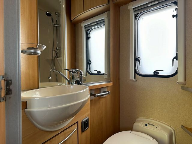Ace Airstream 630 PR Motorhome (2007) - Picture 11