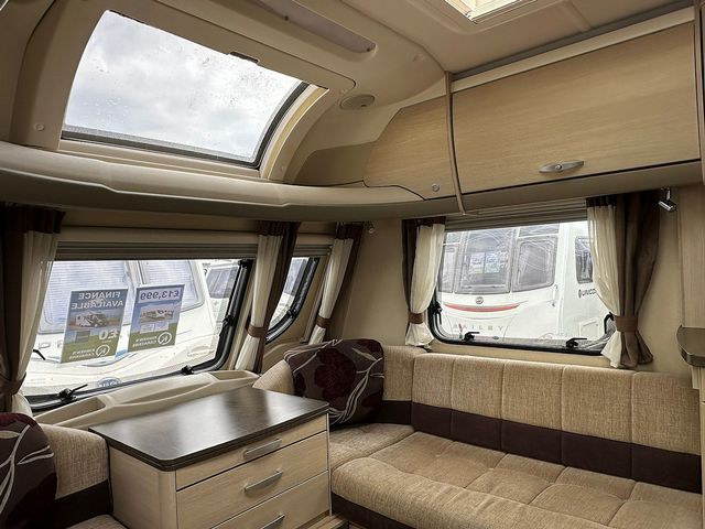 Sterling Explorer Elite Touring Caravan (2011) - Picture 10