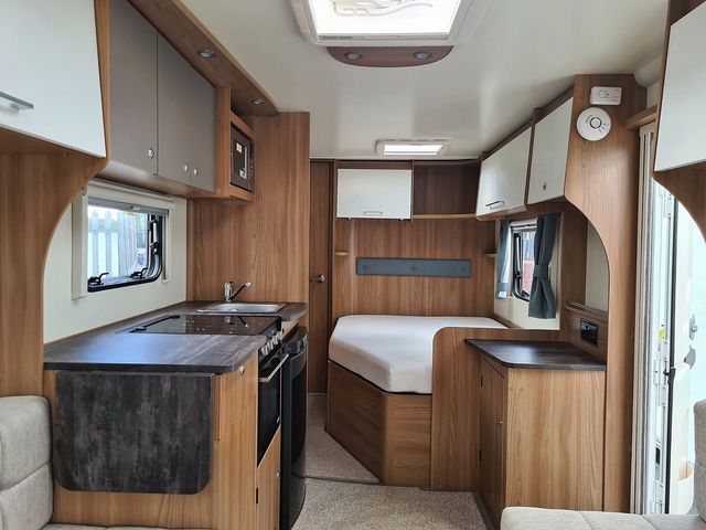 Bailey Persuit 530/4 Touring Caravan (2018) - Picture 5