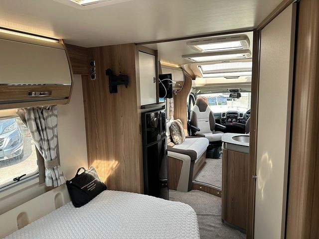 Swift Bolero 724FB Motorhome (2017) - Picture 11