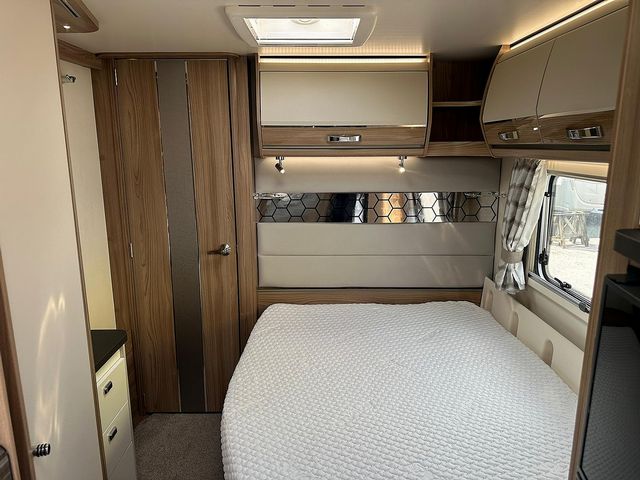 Swift Bolero 724FB Motorhome (2017) - Picture 12