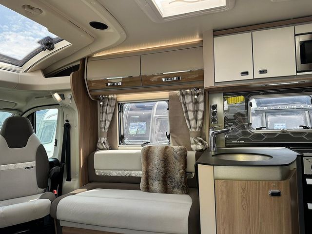 Swift Bolero 724FB Motorhome (2017) - Picture 3