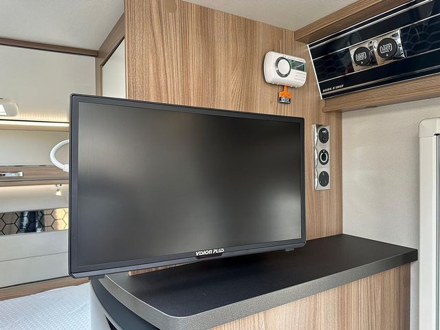 Swift Bolero 724FB Motorhome (2017) - Picture 4